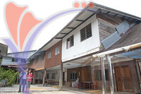 Anah Rais Long House