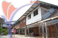 Anah Rais Long House