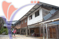 Anah Rais Long House