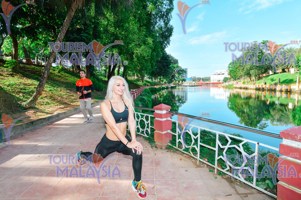 Full screen preview