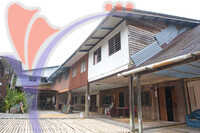 Anah Rais Long House